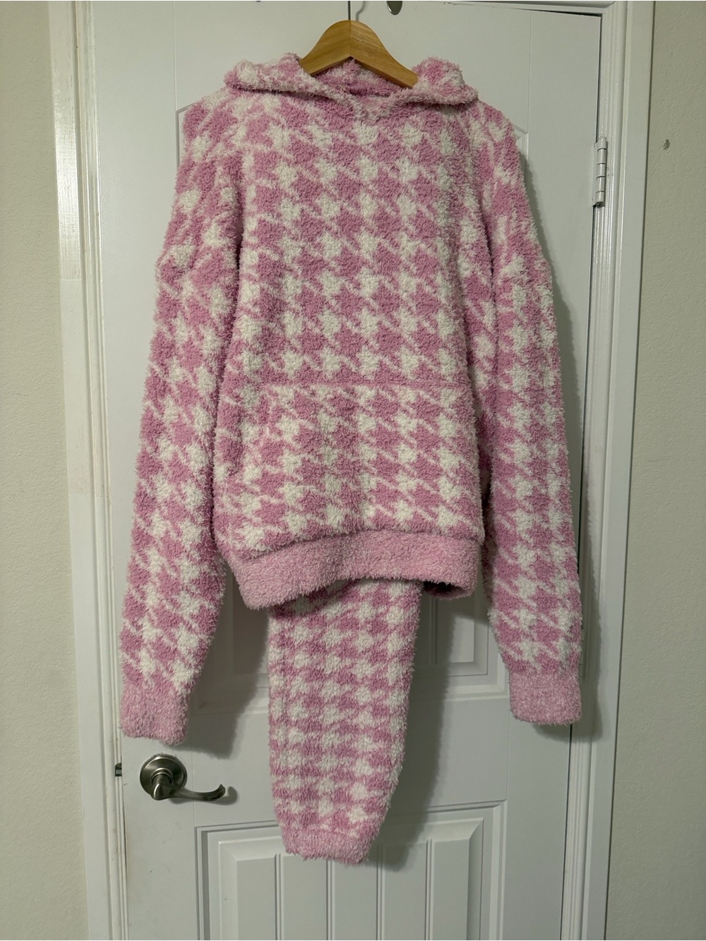Skims Cozy Pink & Cream Houndstooth Plush Sweater